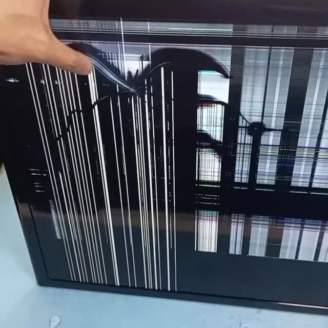 Поврежденная матрица телевизора